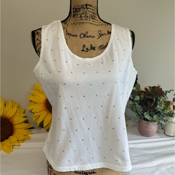 Studio Blue white tank top with silver dot embellishments NWOT Petite Medium - Picture 1 of 5